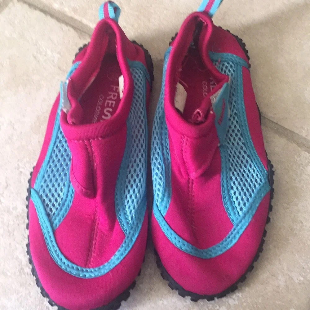 Fresko Water Shoes Size 1 Teal & Pink